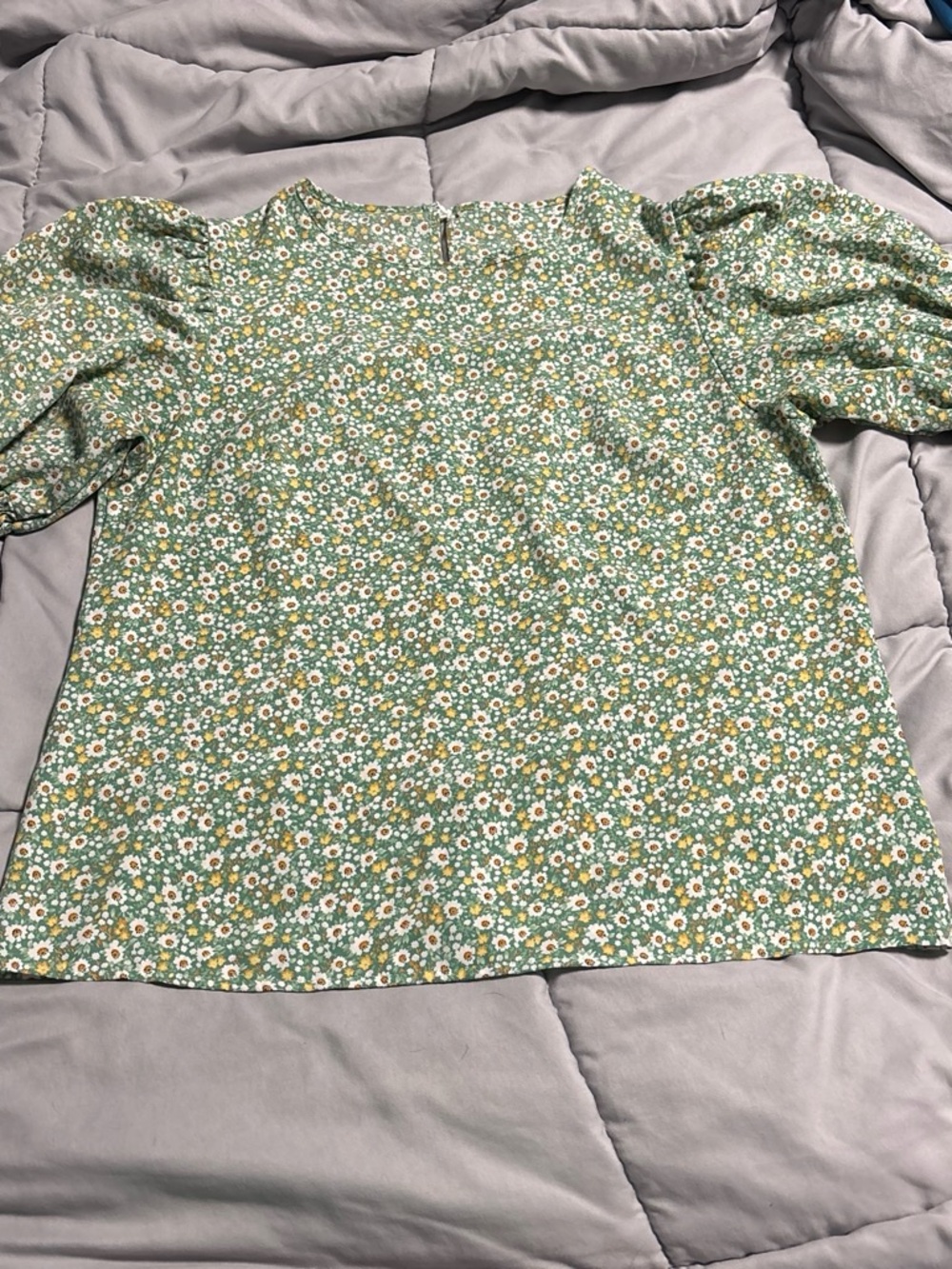 Green Floral Puff-Sleeve Women's Top
